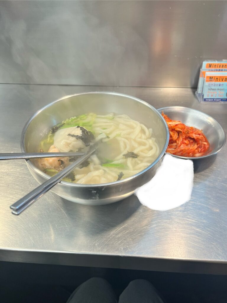 広蔵市場 コヒャンソンカルグクス｜Netflixで有名なカルグクス店の餃子カルグクス