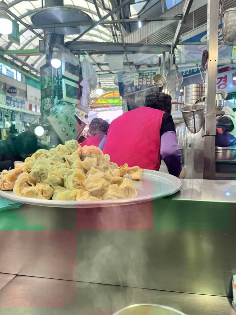 広蔵市場 コヒャンソンカルグクス｜Netflixで有名なカルグクス店の作っているところ