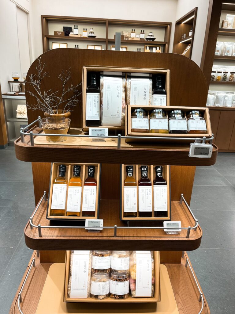 House of Shinsegae Cheongdam TWELVE 発酵専門デリ「발효곳간(パルヒョコッカン)」のショップ