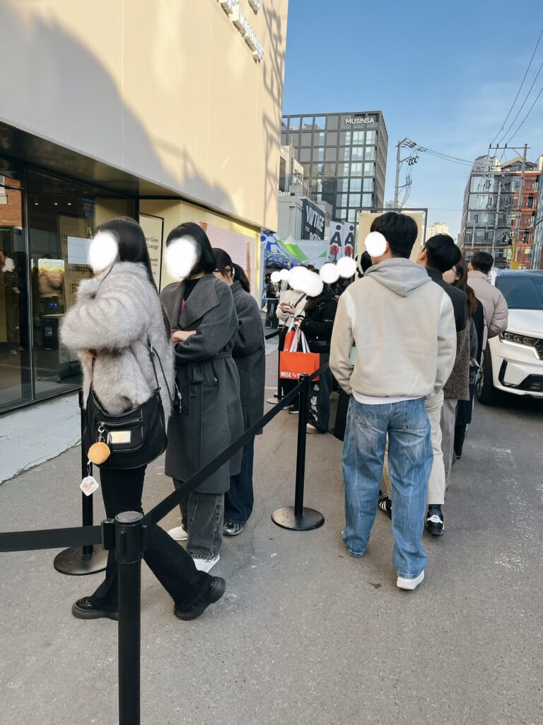 ongredients-popup 聖水
お店から出た時はさらに行列ができてました