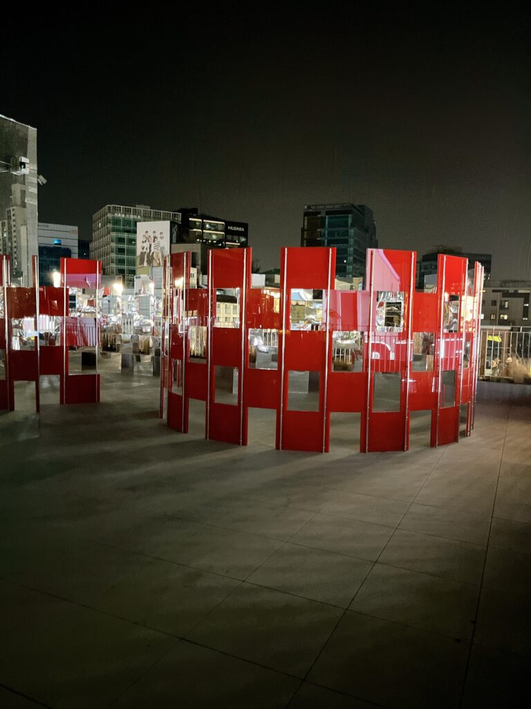 blue-elephant スペース聖水
4階のルーフトップからは聖水の景色を眺められます