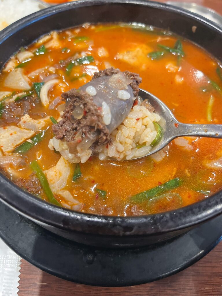 鍾路3街「プッチョンムグンファ(北村無窮花)」
タテギを混ぜると辛さがでます