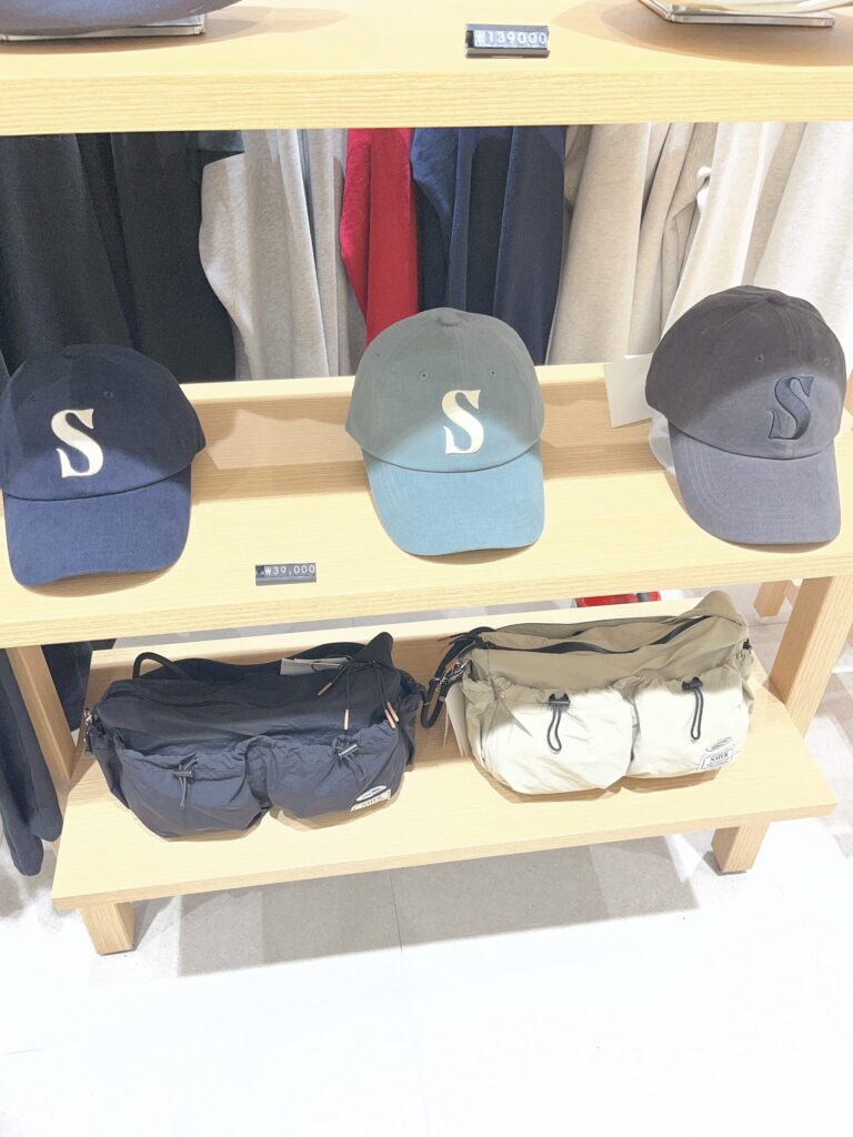 SATUR(セッター)広蔵市場店
コーディネートしやすい
シンプルなデザイン
