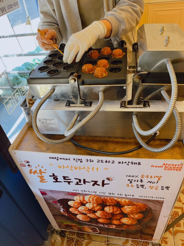 Jace King Coffee（昌徳宮店）注文してから丁寧に一つひとつ焼いてくれる