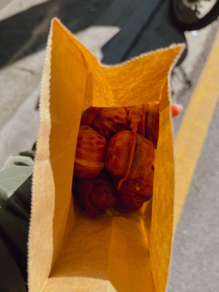 Jace King Coffee（昌徳宮店）焼きたては湯気がでてるほど熱々です