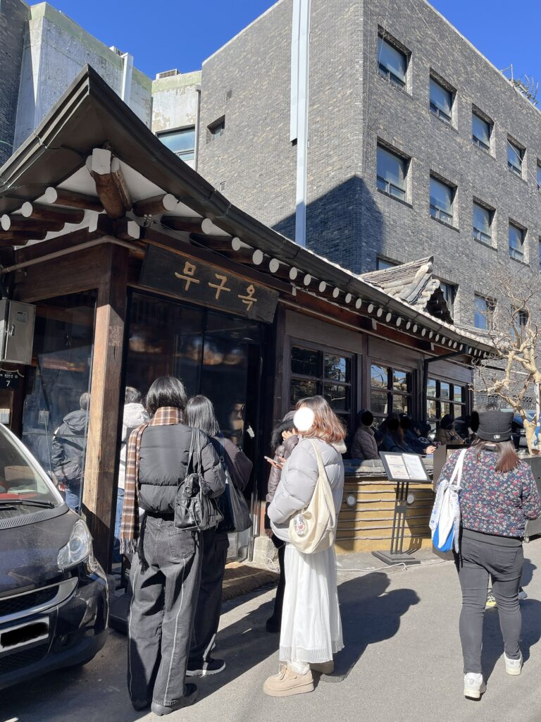 無垢屋（ムグオク）安国店：こちらも非常に混み合っていました
ランチを早めに切り上げている様子だったので、一緒に行こうと考えているかたは早めの来店をおすすめします
