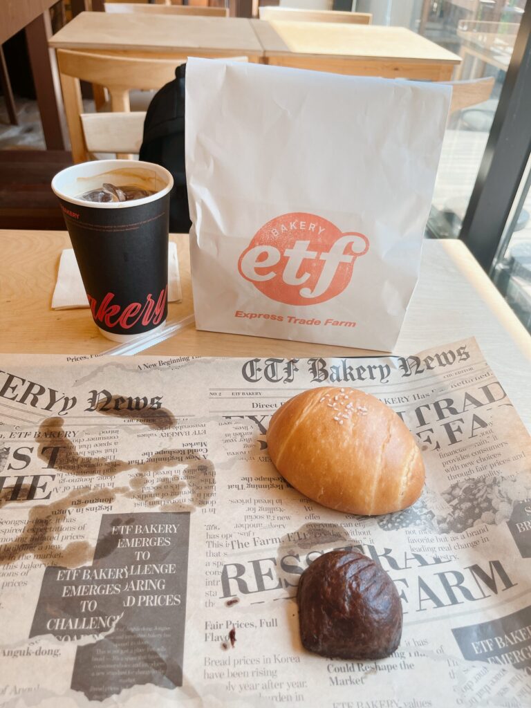 ETFベーカリー 聖水店
アイスアメリカーノもたっぷりでチョコのバター餅と良く合います