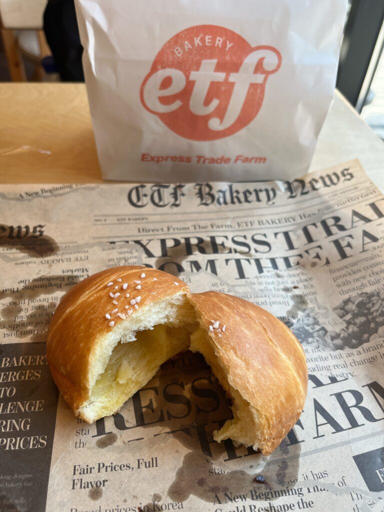 ETFベーカリー 聖水店
プレミアム塩パン
パンの内部には上質なバターの風味がしっかりと溶け込んでいました