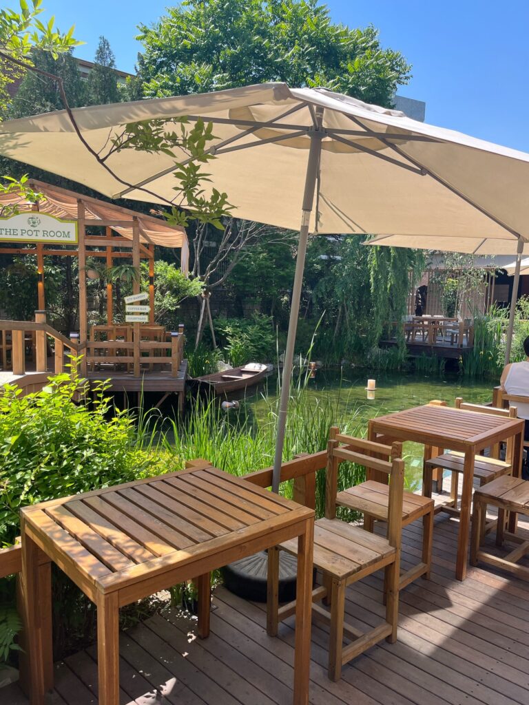 ETFベーカリー 聖水店 聖水に移転したETFベーカリーへ行ってきました！ 美しい庭園が広がる素敵な空間です