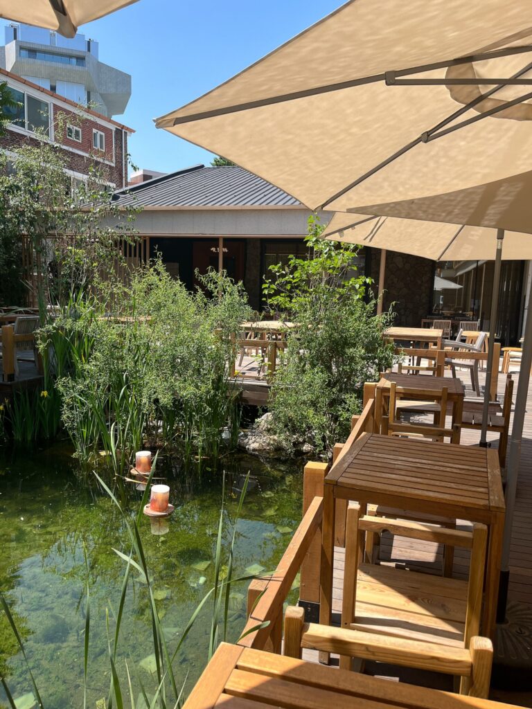 ETFベーカリー 聖水店 美しい景色を見ながらのんびり過ごす朝時間は、 海外旅行の最高の醍醐味ですね