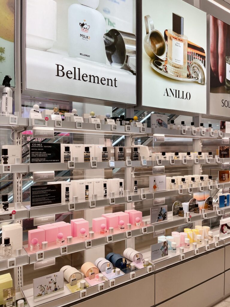 MUSINSA MEGASTORE SEONGSU
パヒューム（香水）もたくさんの種類があります