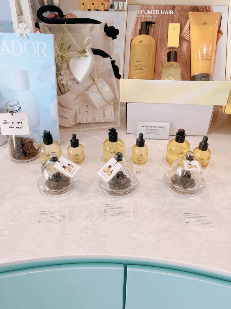 LADOR 聖水フラッグシップストア ストーンに染み込ませた優しい香りをテイスティングできます