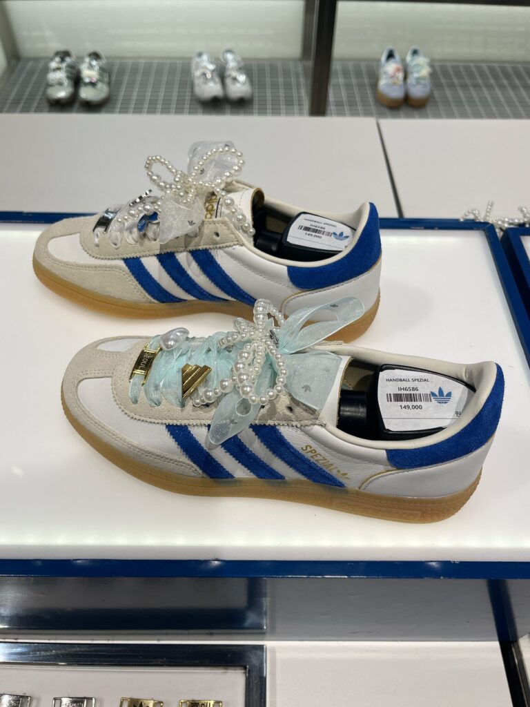 adidas Hongdae Brand Center
自分だけの特別なシューズを作ることができます