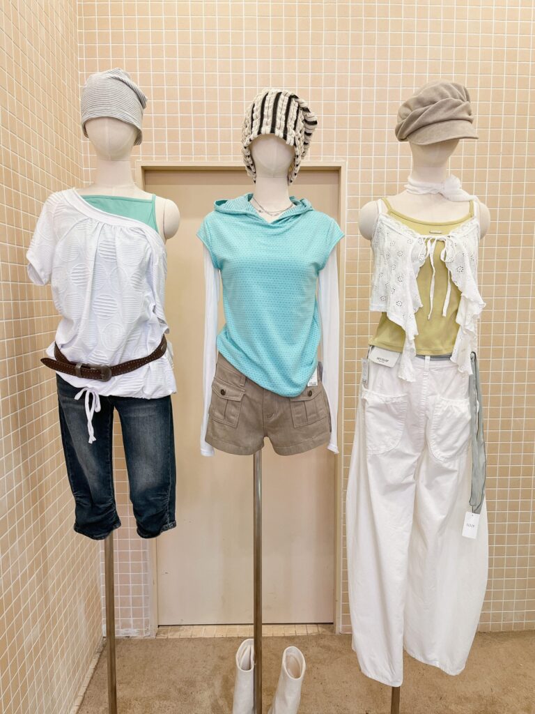 【弘大】1号店:LOOF(ルーフ)2号店:LOOFON(ルーフオン)
弘大の地下に広がるお洒落なファッションショップ「LOOFON」です