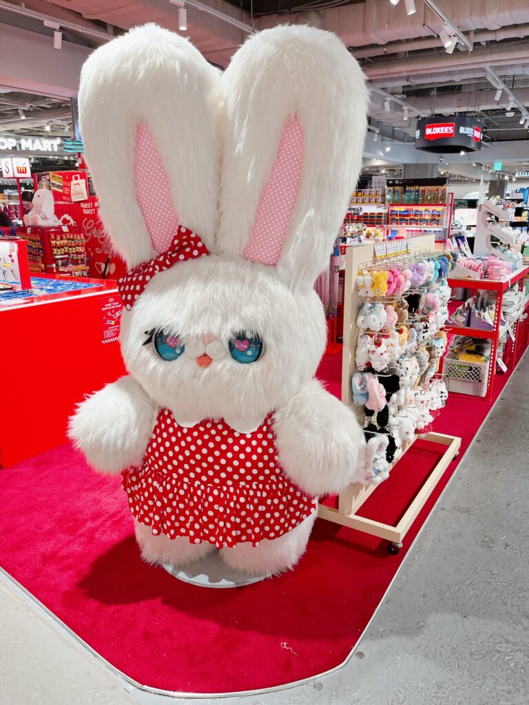 アイパークモール 龍山店
『BUNNY(バニー)』の大きなぬいぐるみがお出迎えです