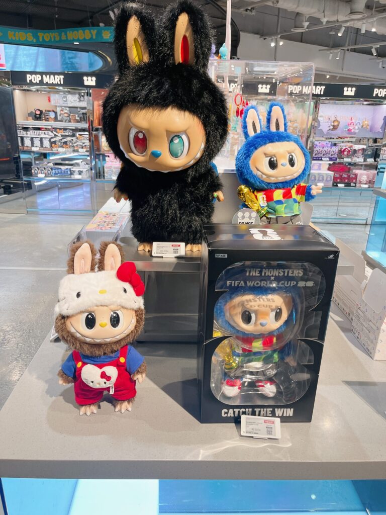 アイパークモール 龍山店
THE MONSTERS(ラブブ)も展示されていました