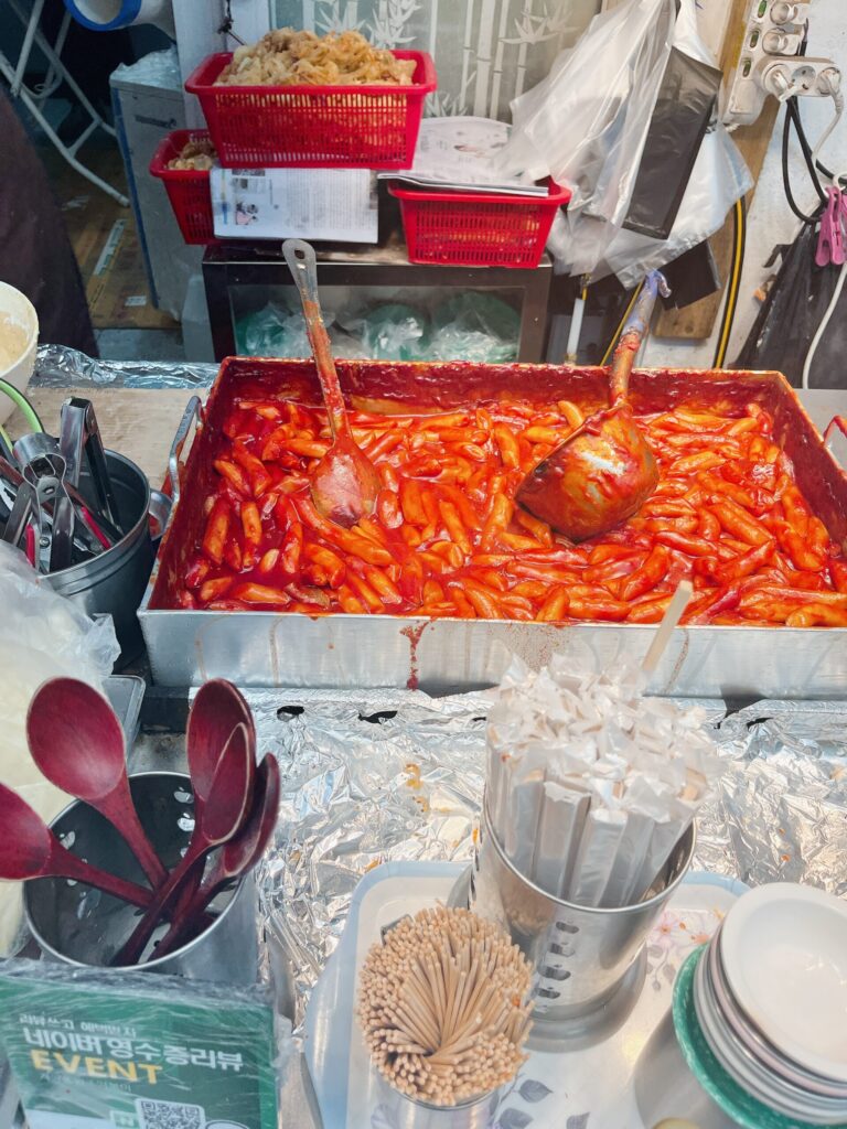 龍馬瀑布公園
「자양동원조떡볶이(紫陽洞元祖トッポッキ)」の美味しそうなトッポッキです