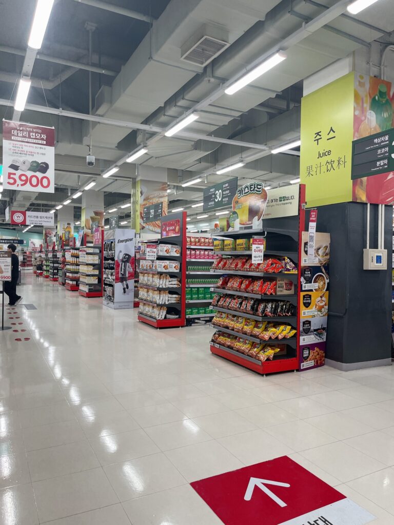 メセナポリスモール
ホームプラス
とっても広くてゆったりと見ることができる店内です