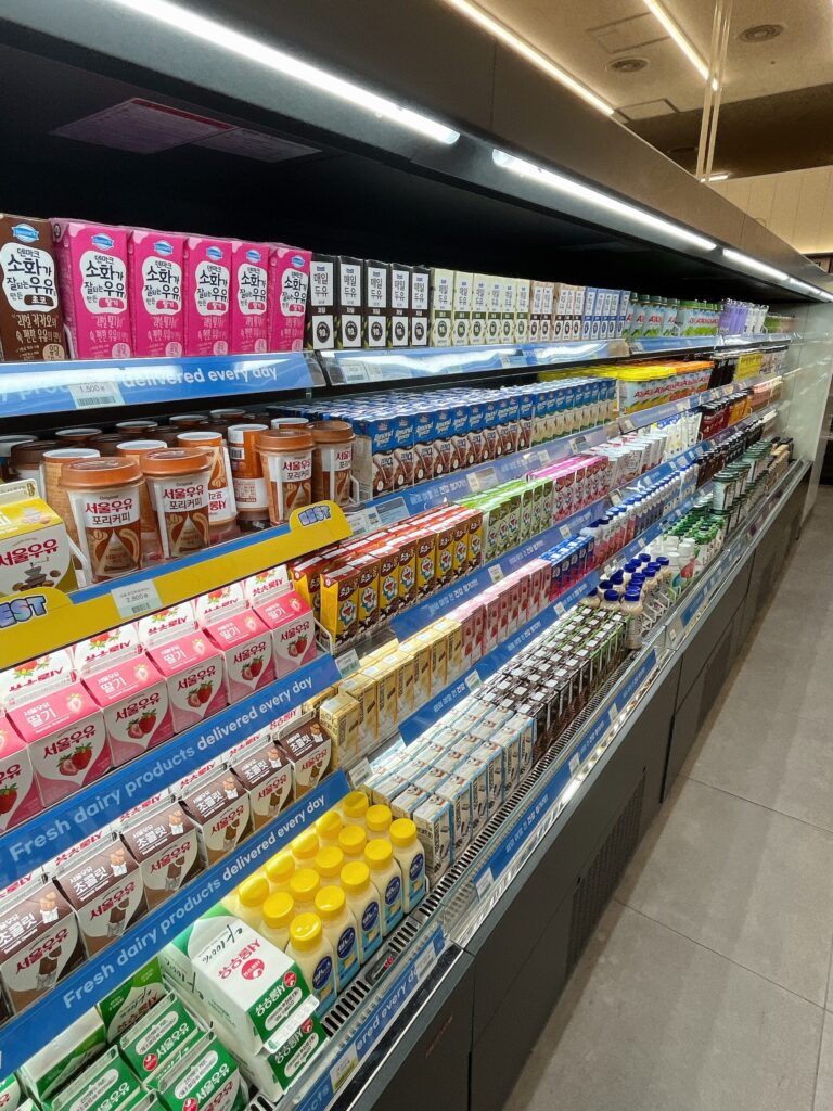 仁川空港第2旅客ターミナル（T2）の地下1階 CU T2仁川空港交通センター店
ドリンクの種類も豊富でこんなにたくさんの中から選べます