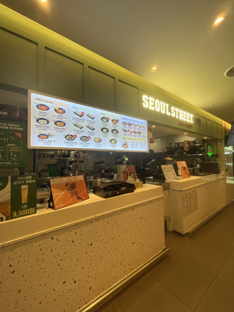 仁川空港第一ターミナルグルメガイドソウルストリート キンパやラーメンなどの韓国軽食を食べられます