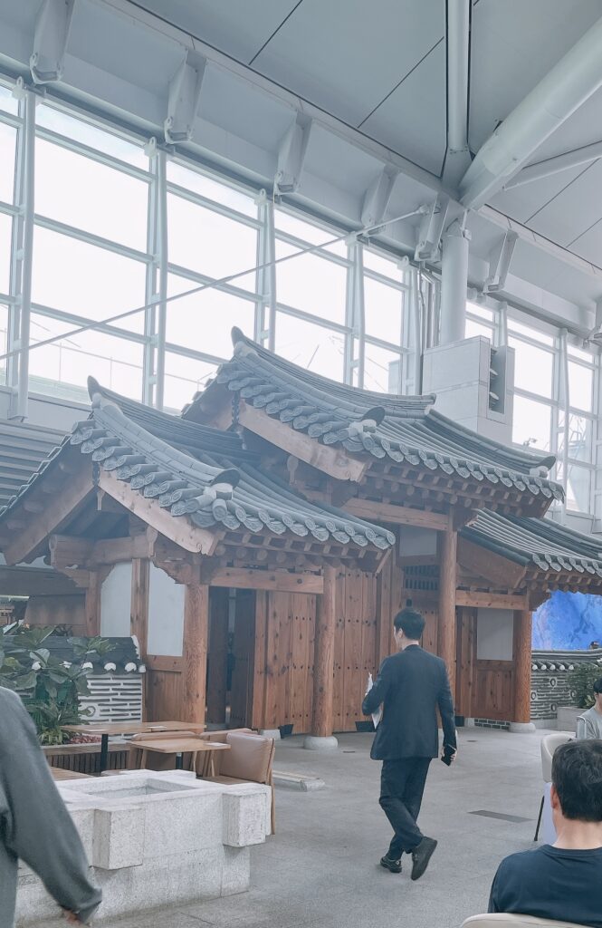 仁川空港第一ターミナルグルメガイド伝統美漂う『韓屋(ハノク)』まであります