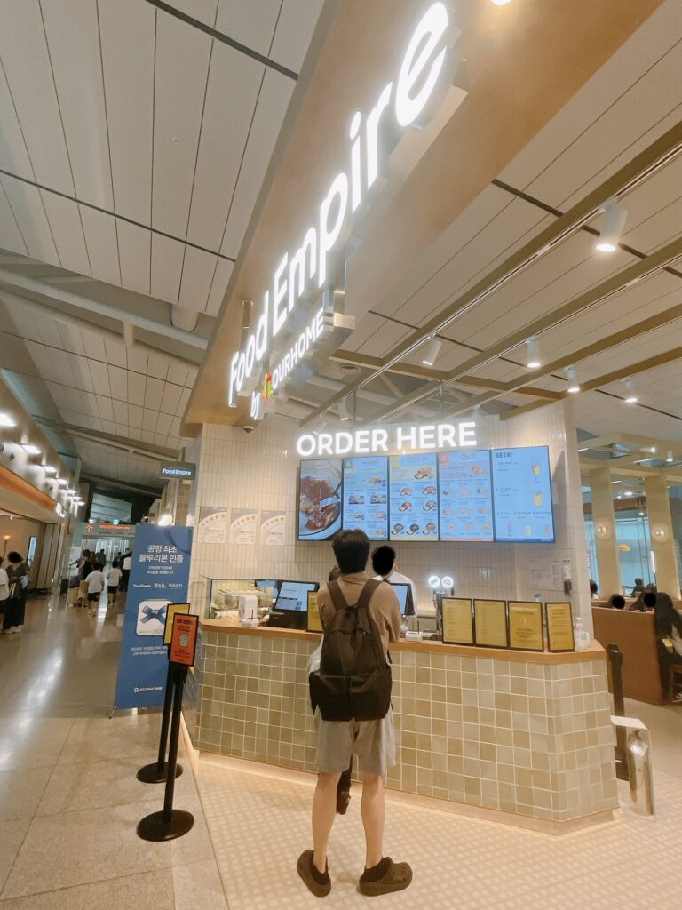 仁川空港第一ターミナルグルメガイドフードエンパイア 大型マルチフードコートの西側エリアです