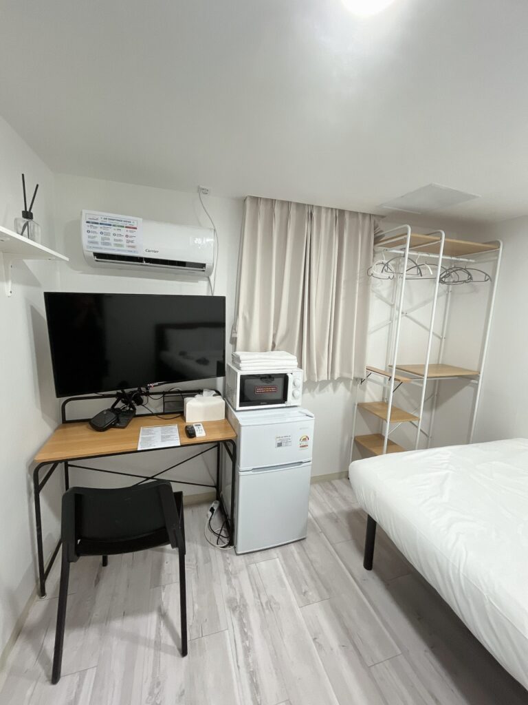 「Jongno KS Stay」ゲストハウス広々としていて、スーツケースも広げられるスペースがありました