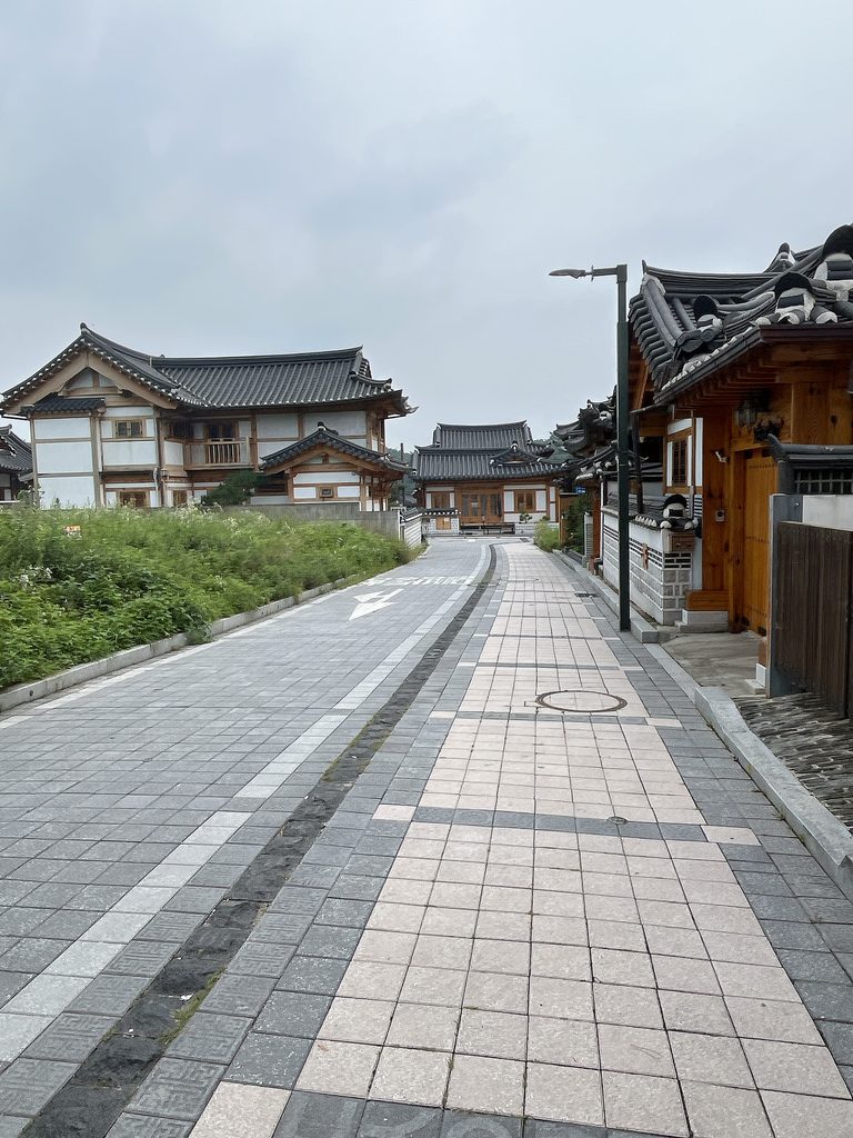 恩平韓屋村ゆるやかな坂道になっているので引き返すのは少し大変です