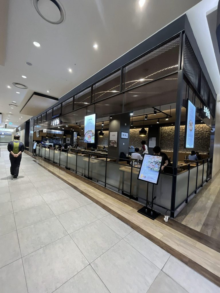 ロッテモール恩平1人前から頼める本場・議政府発祥のプデチゲ店です
