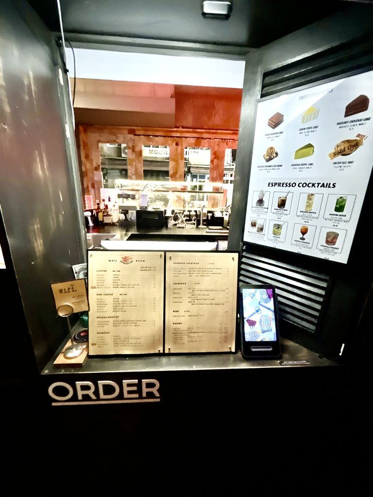 MAIL ROOM 新堂ORDERカウンターにメニュー表ありました