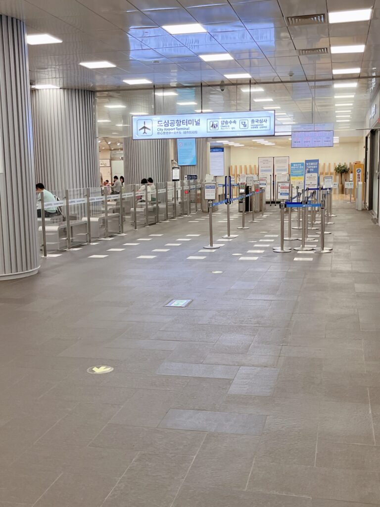 ソウル駅グルメ都心空港ターミナルシステムがリニューアルされ、待機場所も広くなってました