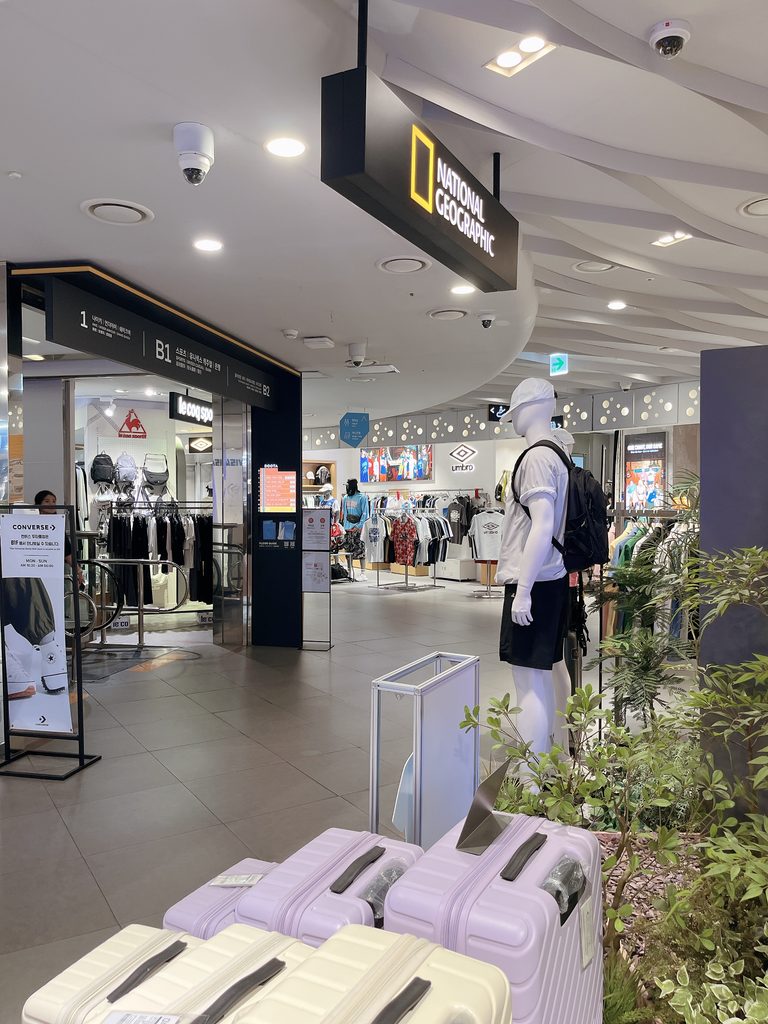 DOOTA MALL人気ストリートブランドが立ち並ぶB1Fフロアです