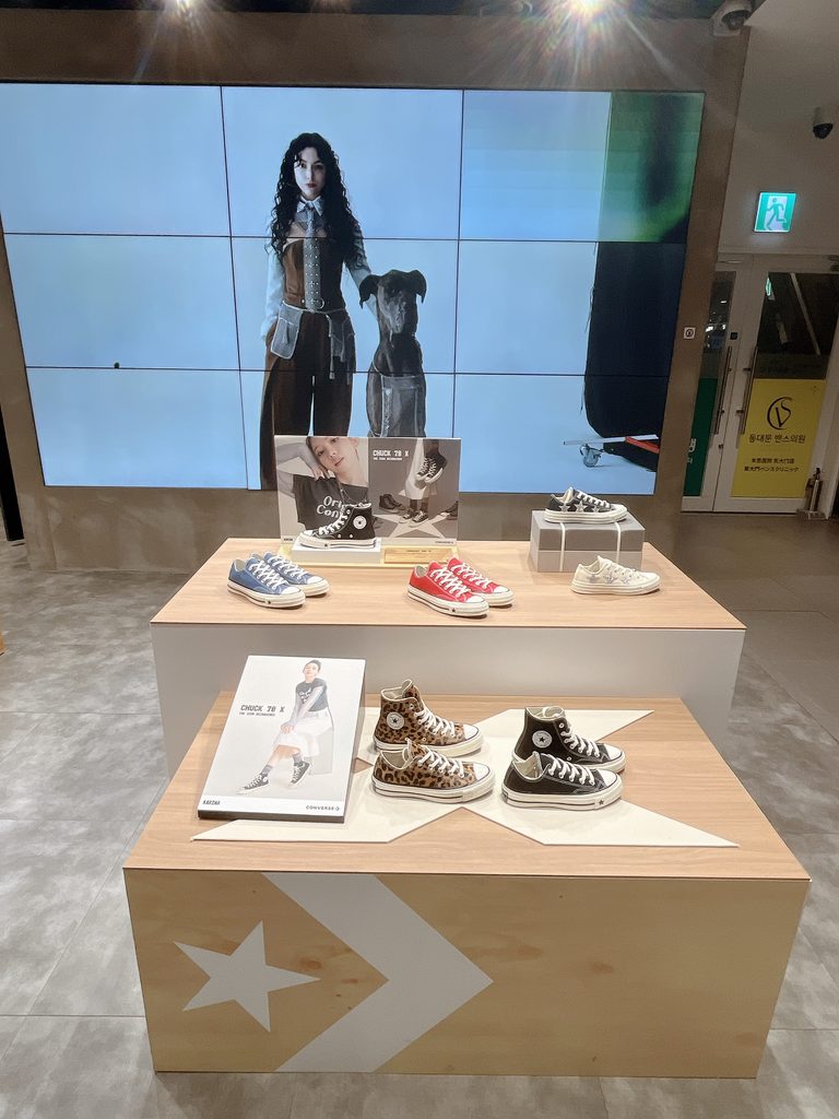 DOOTA MALL東大門韓国限定モデルがそろうCONVERSEコーナーです