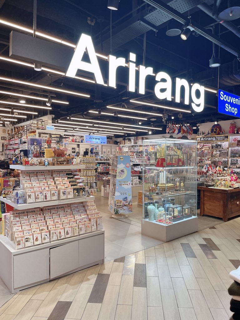 DOOTA MALL東大門韓国の伝統工芸品が並ぶArirangです