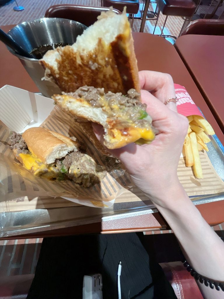 フレイムグラウンド 聖水店｜お肉とチーズの旨味が口いっぱいに広がる贅沢な味わいです