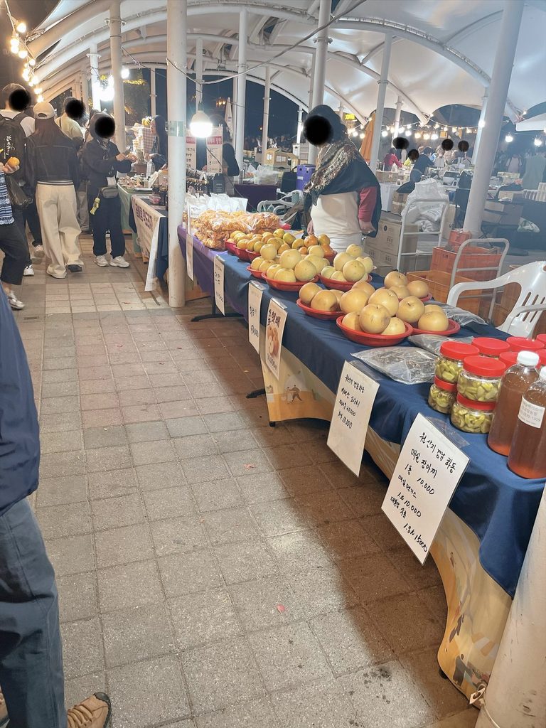 漢江ドローンライトショー｜会場内には出店があるので、時間まで散策もできますよ