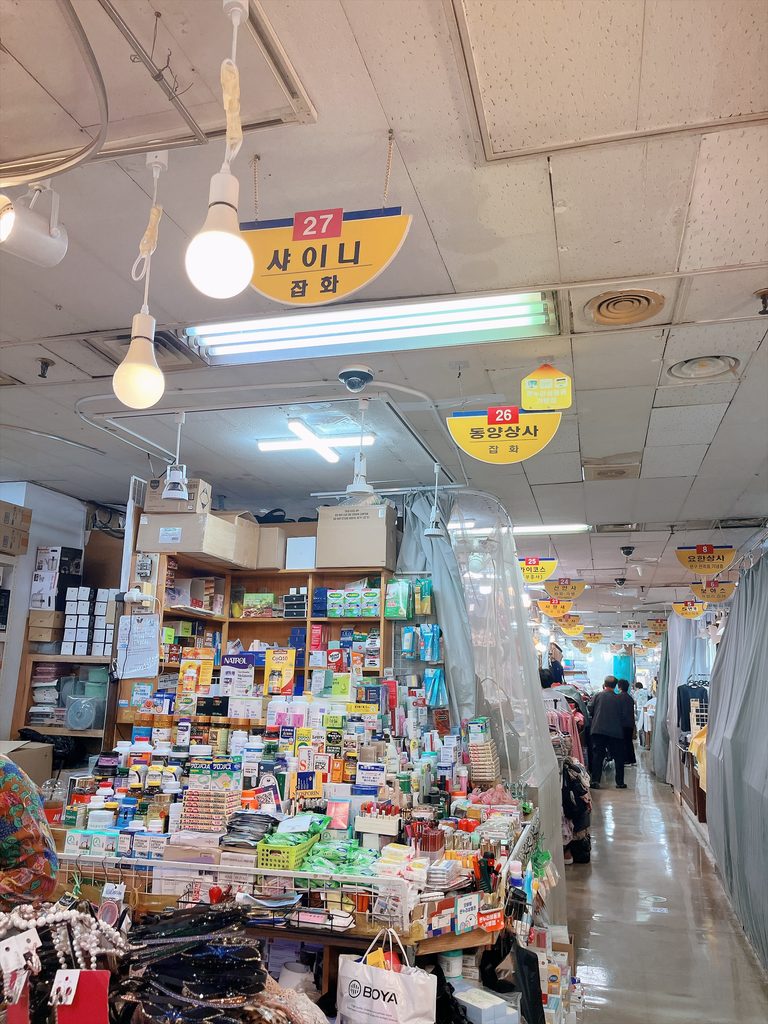 南大門市場玉の指輪ショッピング｜샤이니（27号）の看板です