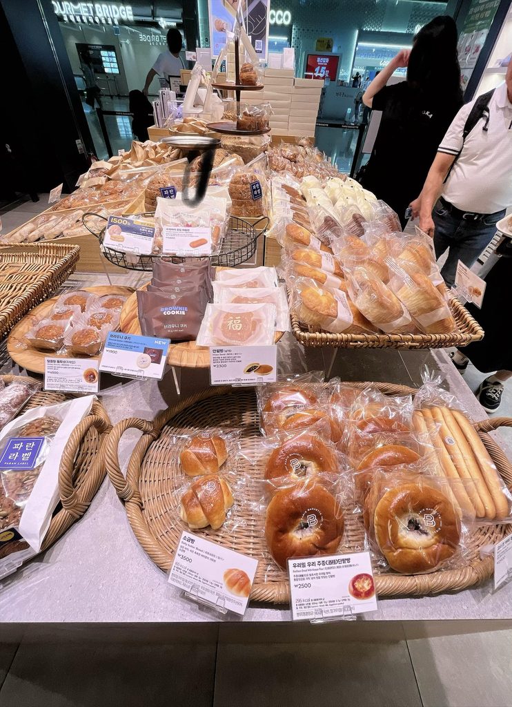 仁川国際空港 第1旅客ターミナル（T1）の免税エリア｜サクッと食べるなら塩パンもおすすめです